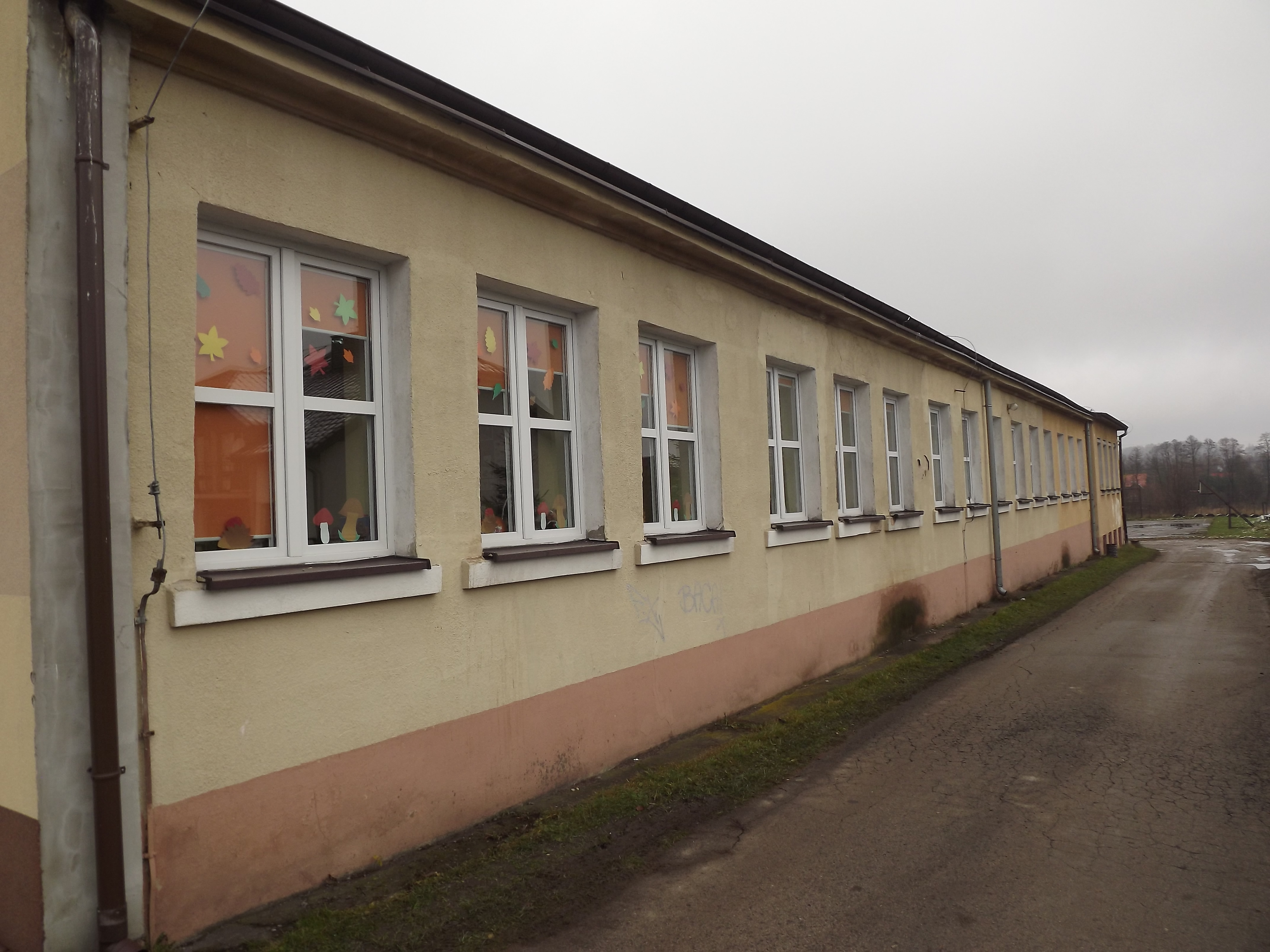 Termomodernizacja szkoły w Kajetanowie przed realizacją