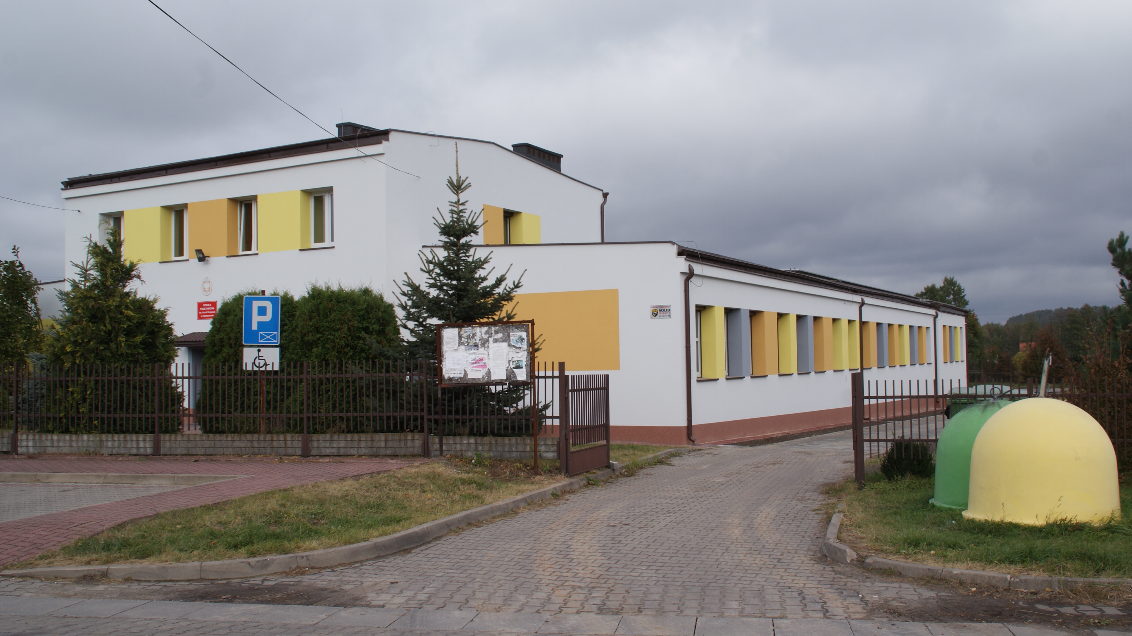 Termomodernizacja szkoły w Kajetanowie po realizacji